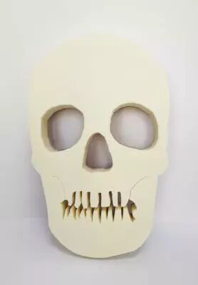 Mousse Oasis T�te de Mort 21cm Ivoire